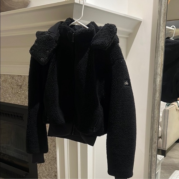 Cozy Black alo Jacket - Picture 4 of 4